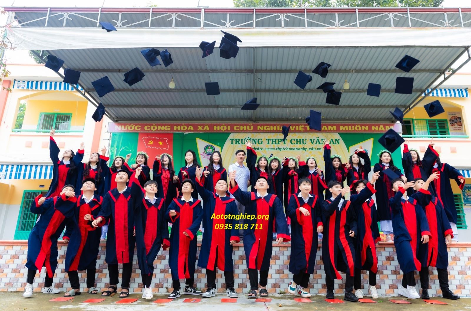 áo cử nhân ra trường 