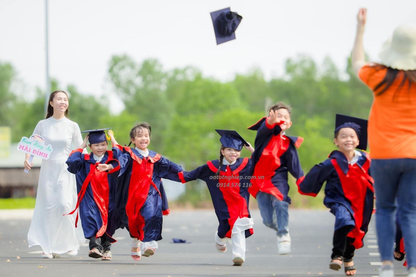 áo cử nhân mầm non