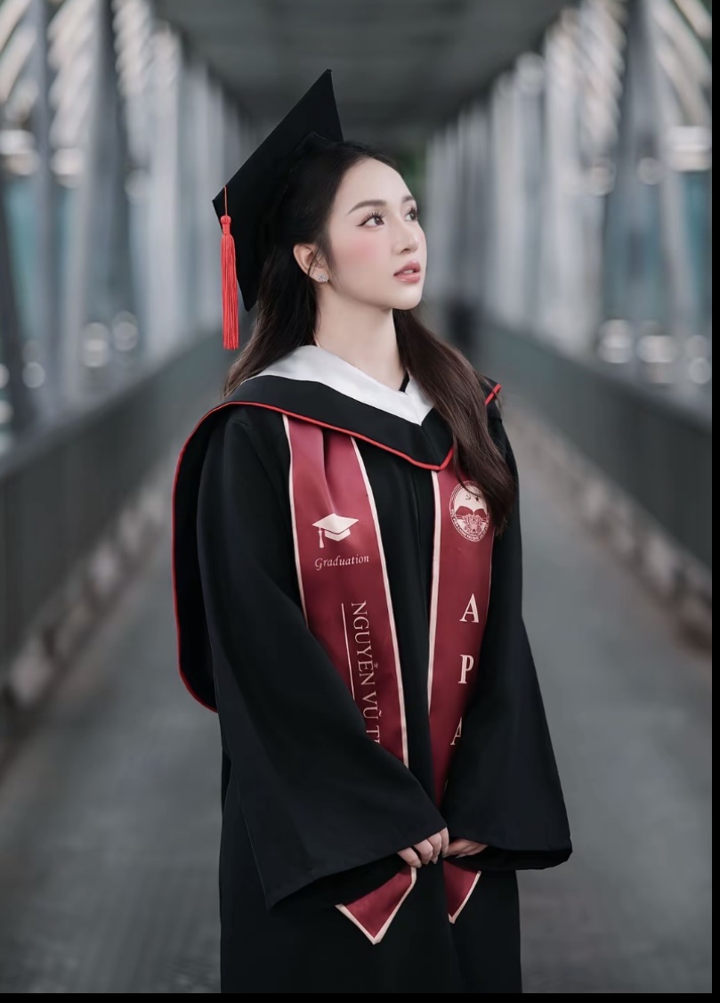 thuê áo quốc tế kỷ yếu
