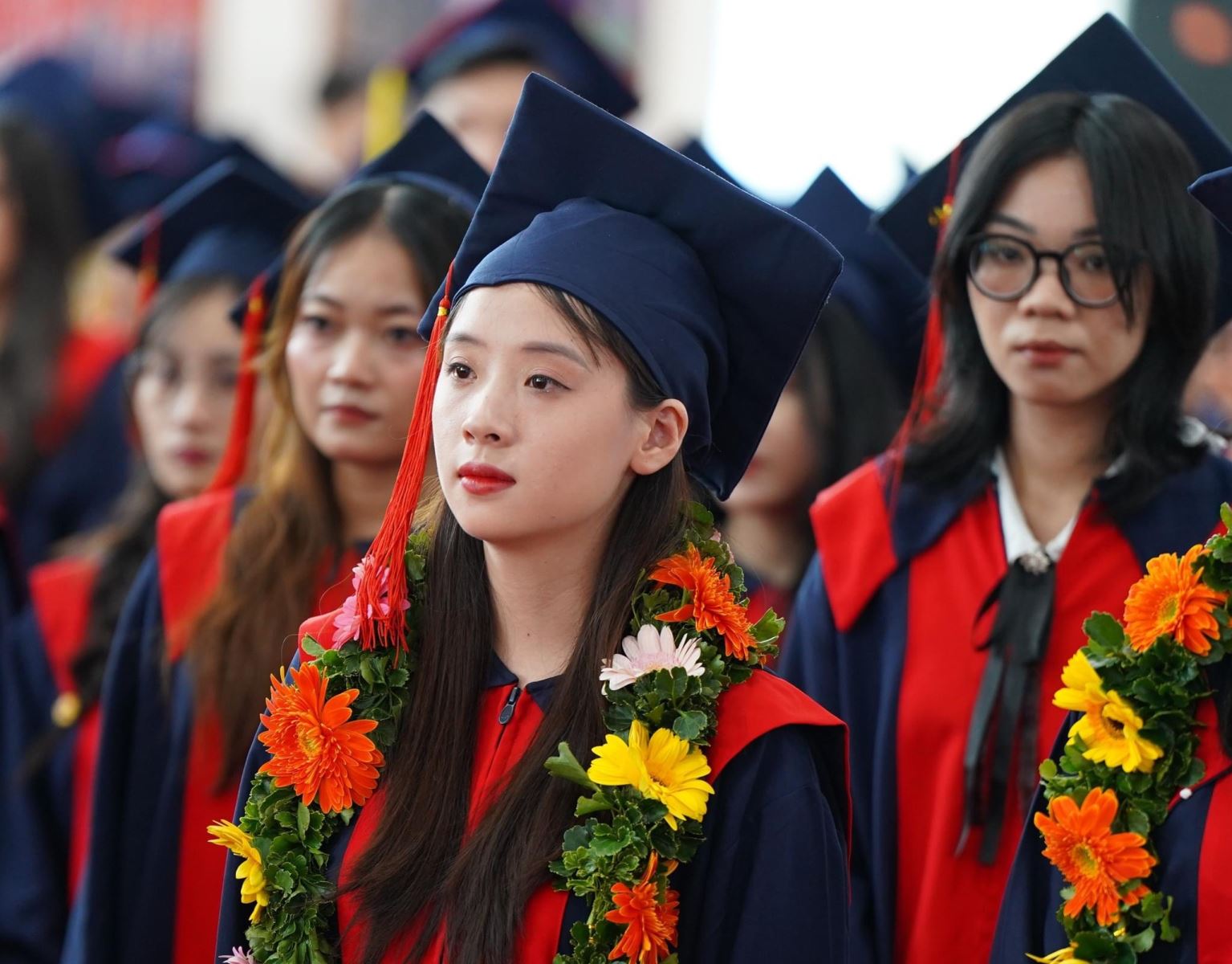 áo cử nhân giá rẽ hcm