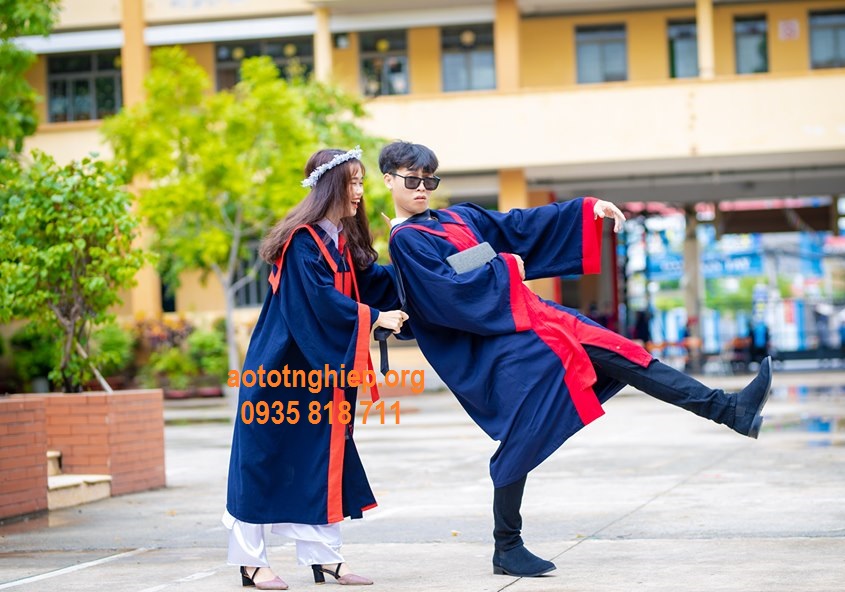 áo tốt nghiệp mầm non 