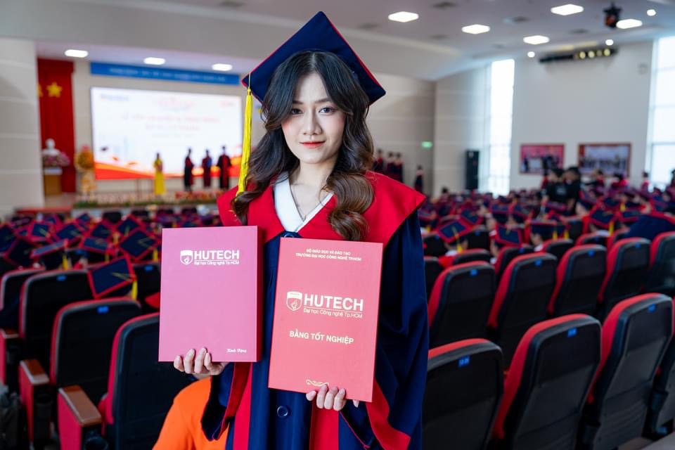 Aó Cử Nhân Cho Thuê Gía Rẻ ở Hồ Chí Minh