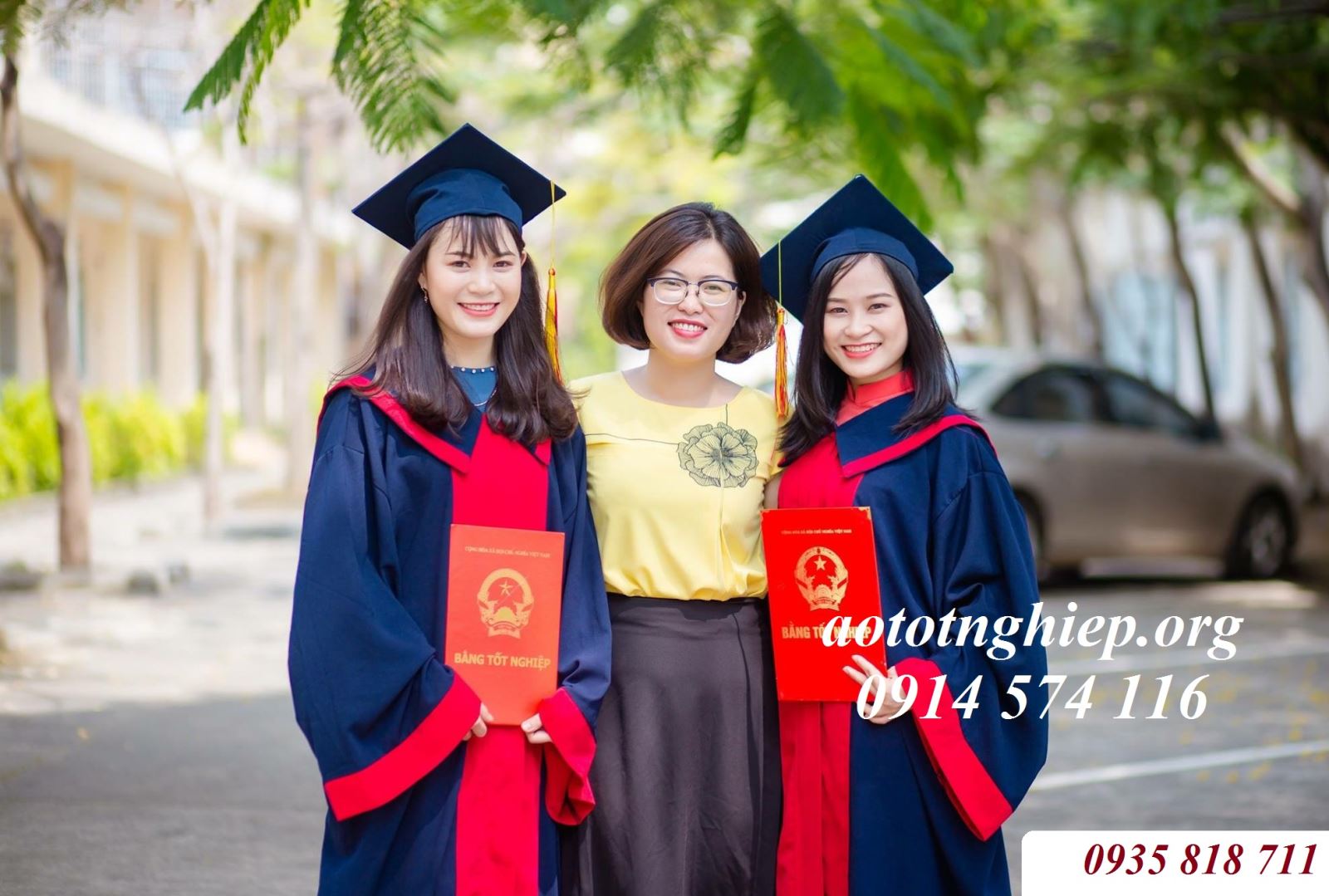 Thuê Áo Lễ Phục Tốt nghiệp Giá Rẽ HCM