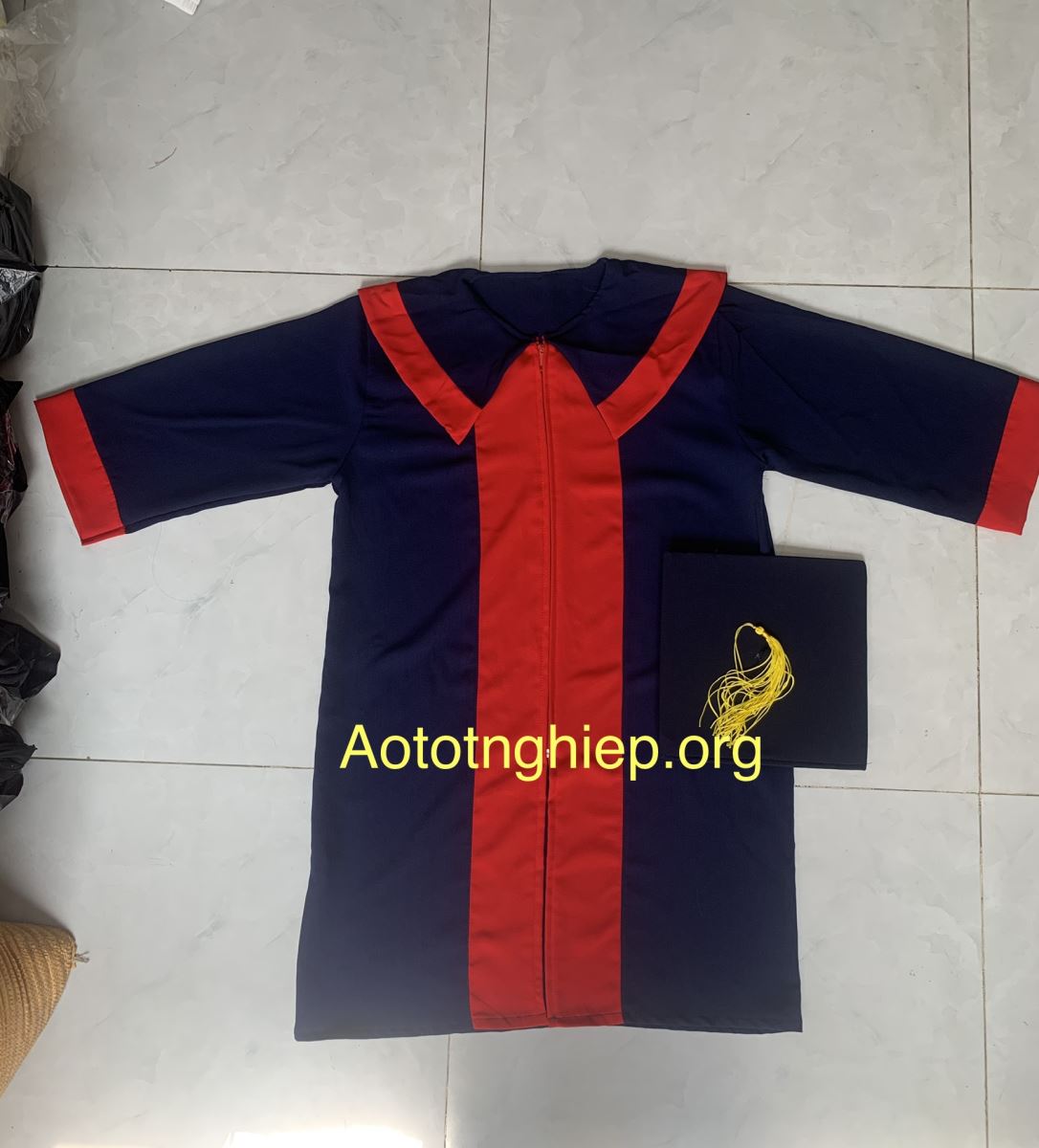 áo cử nhân mầm non 
