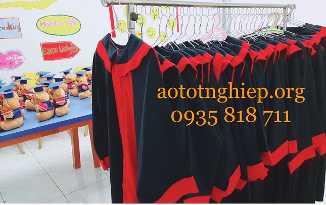 THUE AO TOT NGHIEP 2021