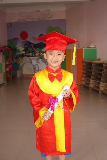 Aó tốt nghiệp Tiểu học Mâm Non Phan thiết  Binh THuận