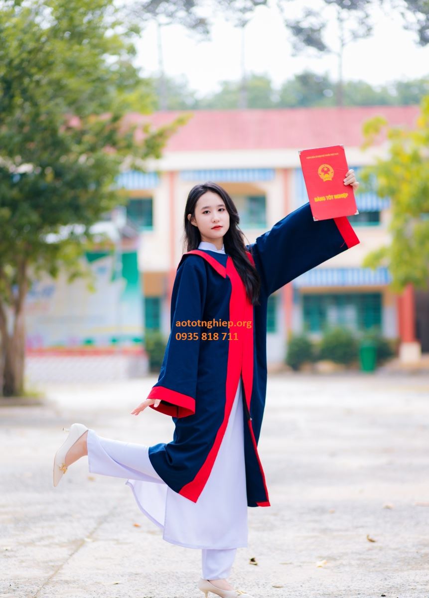 áo tốt nghiệp là gì 