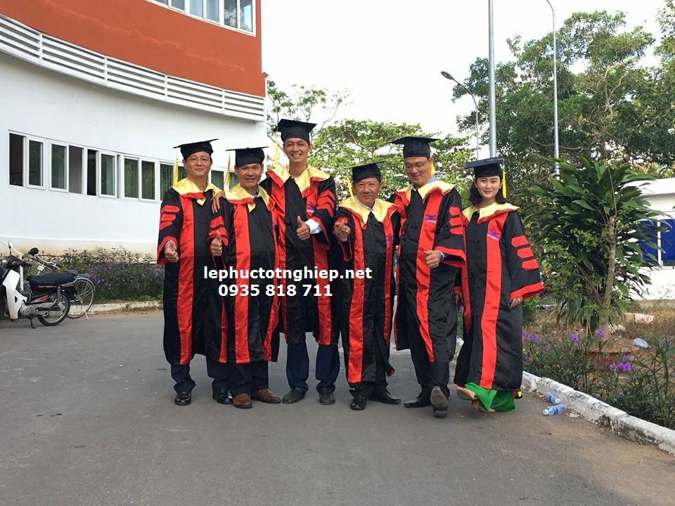 xuong may ao tot nghiep