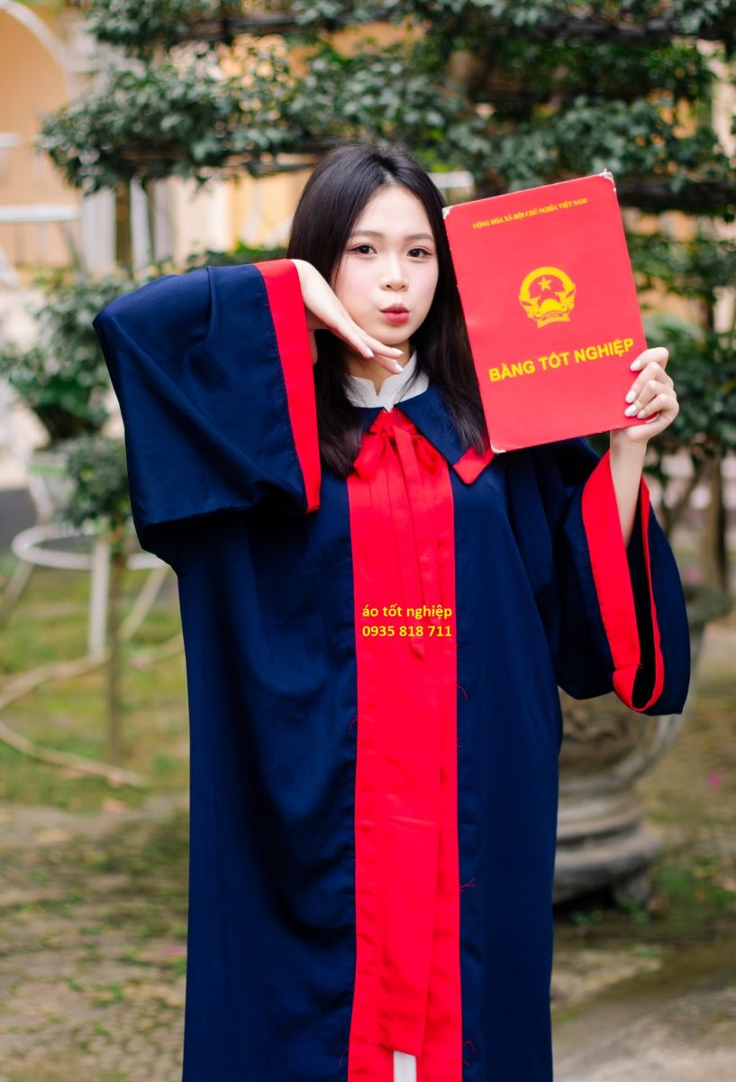 giặt ủi áo tốt nghiệp 