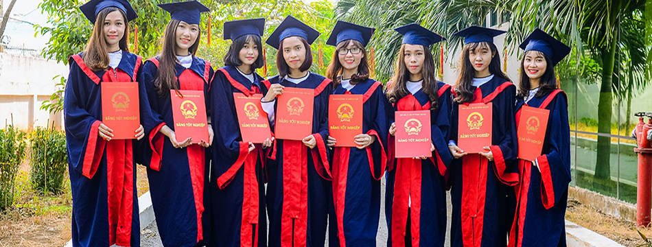 Áo tốt nghiệp cử nhân đẹp nhất