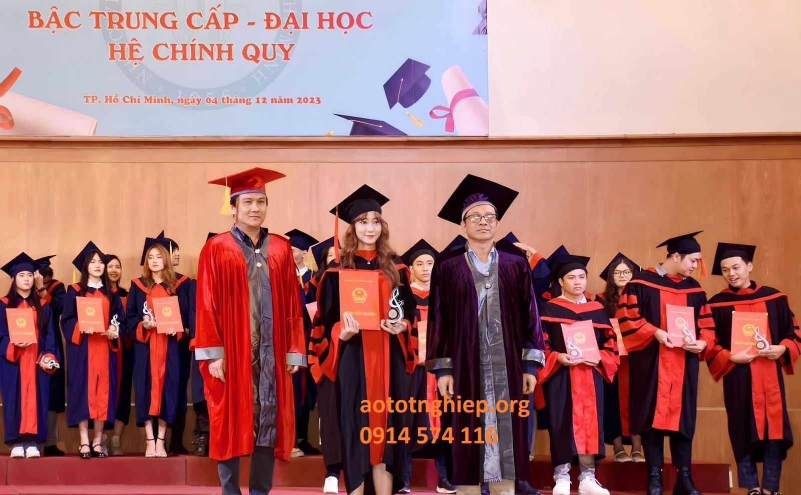 địa chỉ thuê áo cử nhân 