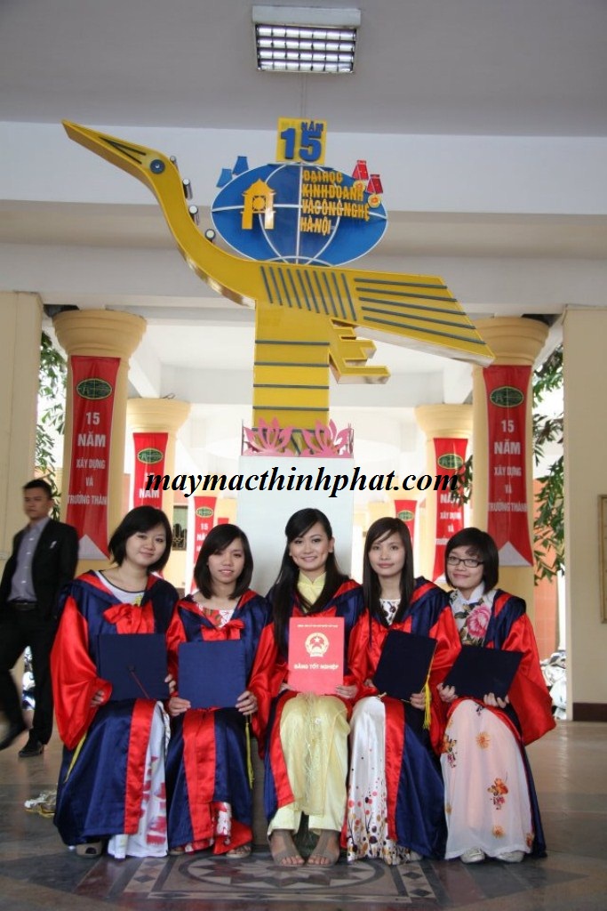 thuê áo tốt nghiệp trung tâm spa