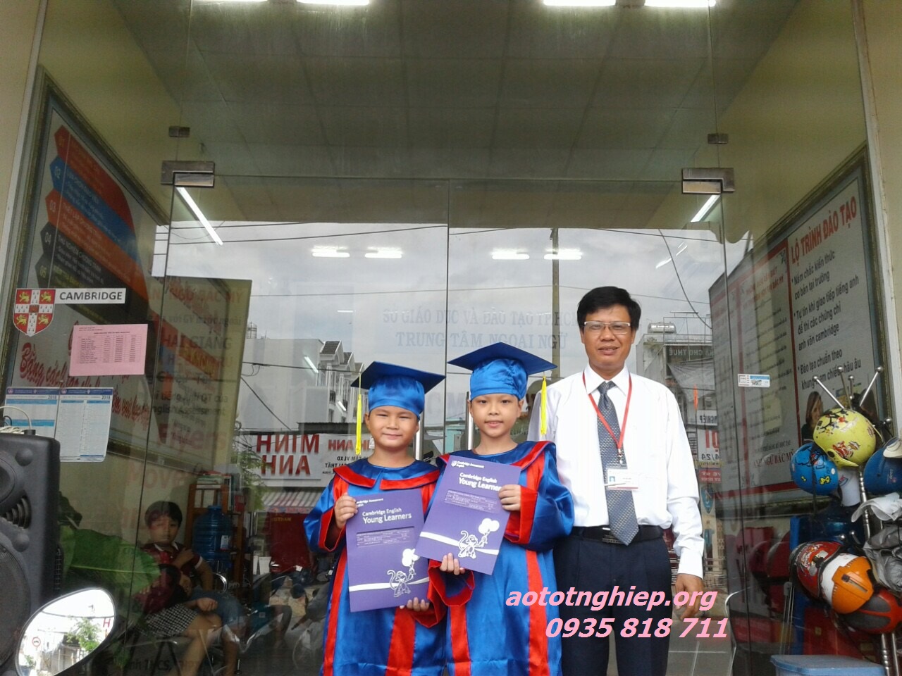 Áo tốt nghiệp mầm non M03