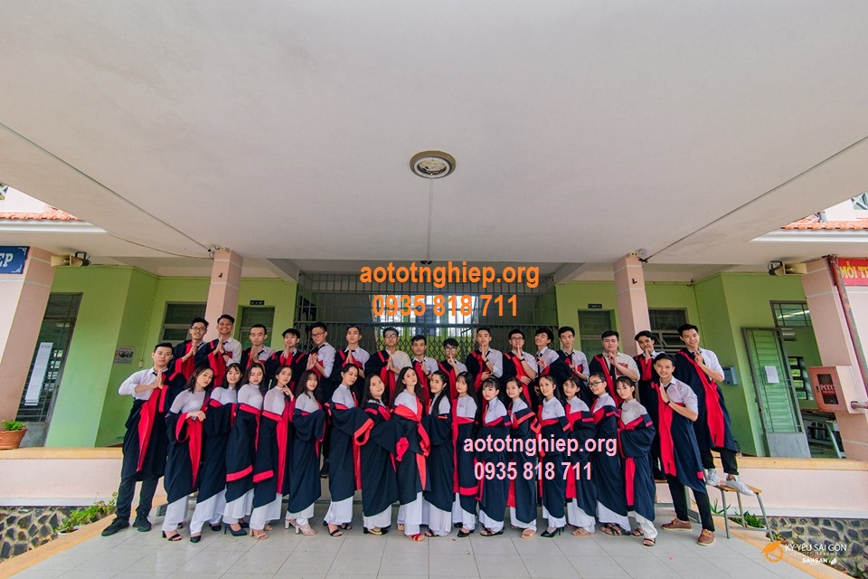 trang phục áo cử nhân