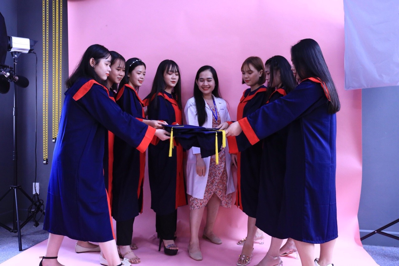 xuong may ao tot nghiep cu nhan